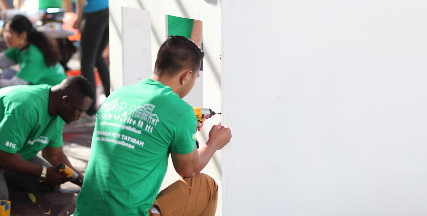 在菲律宾bg视讯官网为企业捐赠做志愿者的员工