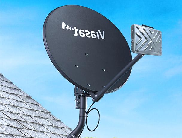 Viasat品牌的带有TRIA的卫星天线安装在屋顶上